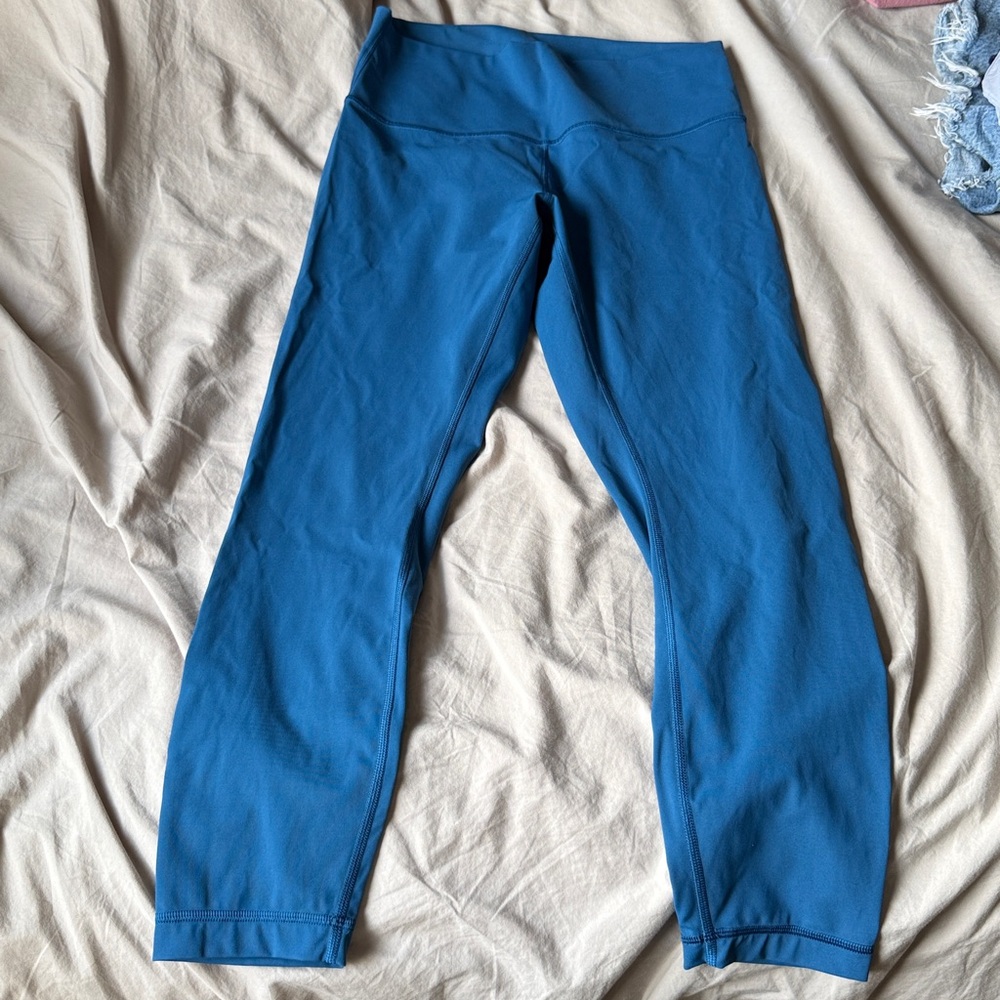 EUC Lululemon Blue Athletic Leggings